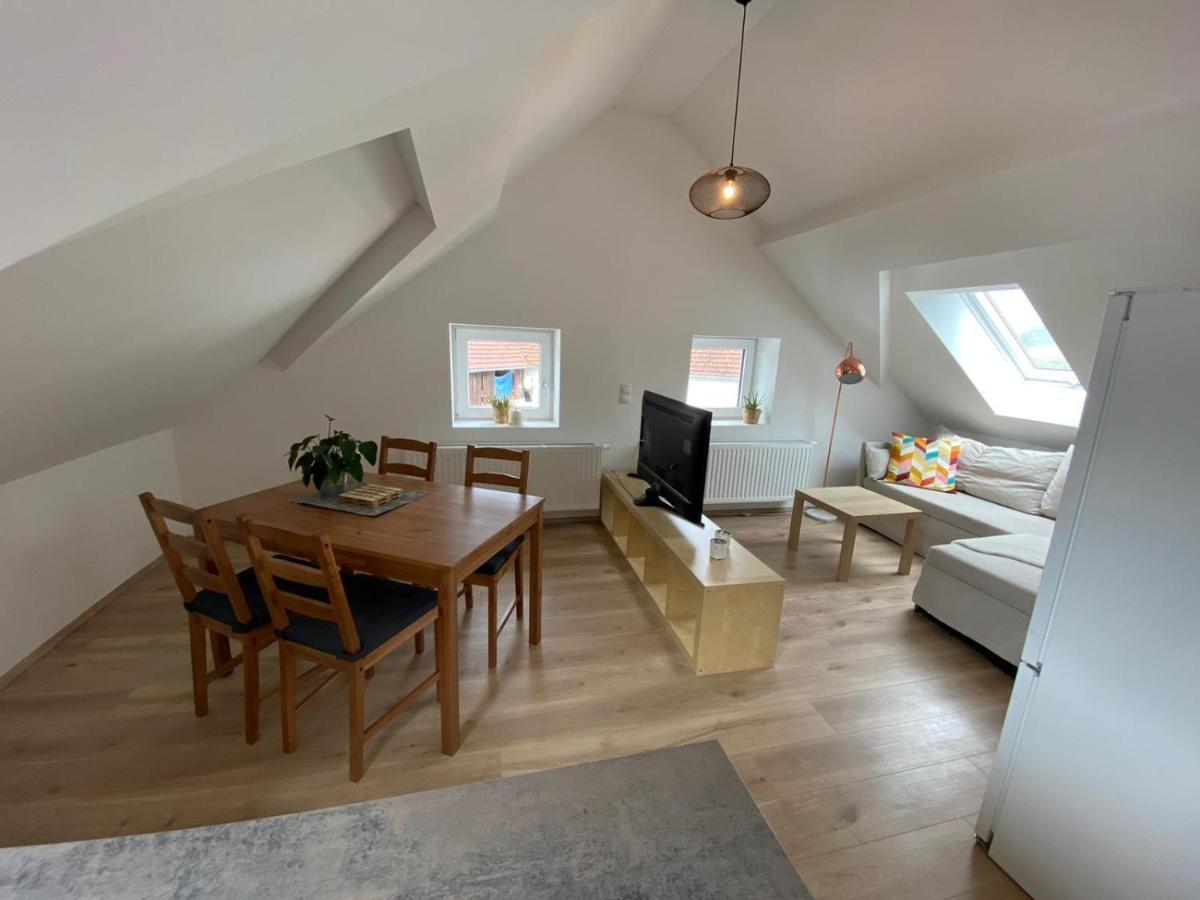 Helle 2 Zi. Wohnung Naehe Flughafen Muenchen Haimhausen  المظهر الخارجي الصورة