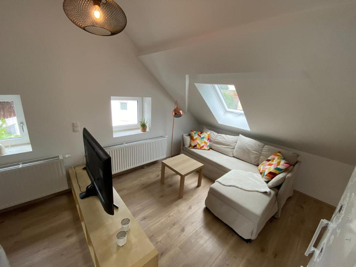Helle 2 Zi. Wohnung Naehe Flughafen Muenchen Haimhausen  المظهر الخارجي الصورة